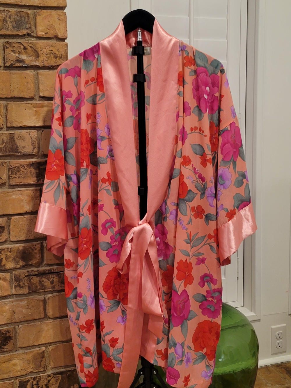 Vintage Victoria's Secret Gold Label Pink Floral Satin Kimono Robe